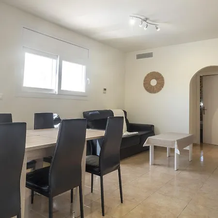Casa Con Piscina Privada, 3 Habitaciones, Cerca De La Playa En - Es-325-40 *